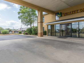 Quality Inn Andalusia