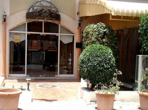 Queen Inn Hotel Apartments