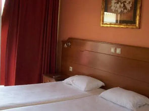 Thomas Bay Hotel
