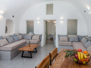 Antrum Cave Villa
