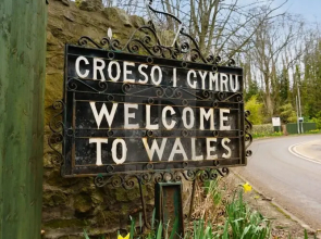 Stunning 1-bed Apartment in Conwy Pen Cefn Farm
