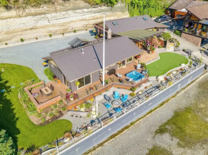 Similk Bay Retreat With Deck, Fire Pit + Hot Tub!