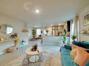 Easy Access to Dtwn San Antonio: Suburban Home