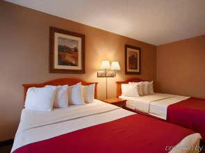 The Parkwood Inn & Suites