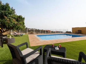 Con Piscina, Vistas, WiFi, AC y Calefacción