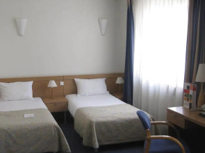 Hotel Wilanów Warszawa by DeSilva