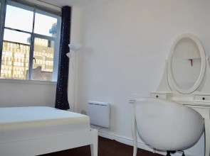 Spacious 3 Bedroom Apartment in Manchester