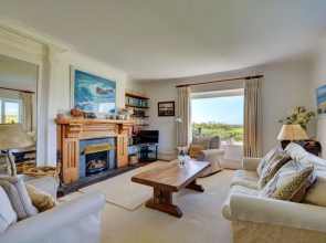 Modern Holiday Home in Padstow With Garden