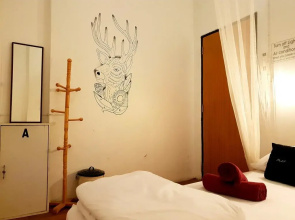 No.25 Cafe & Hostel