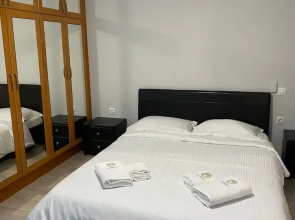 Arethousa City View Getaway - Chalkida s Cozy Gem