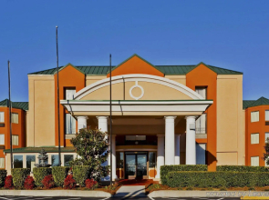 Holiday Inn Express Hotel & Suites Spence Lane by IHG