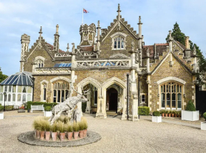 Oakley Court