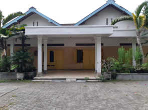 Ndalem Pakdhe Homestay
