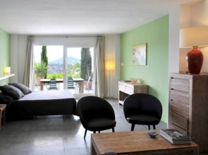 Villa Laguna