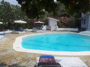 Roundhouse Villa Resort