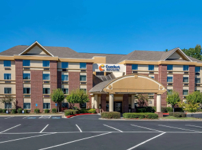 Comfort Inn & Suites Suwanee - Sugarloaf