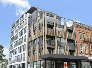Lighthouse Apartments by Urban Rest