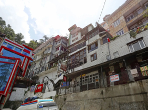 OYO 3360 near Victory Tunnel