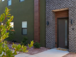 #18 At Bloomington Country Club 4 Bedroom Townhouse by Redawning