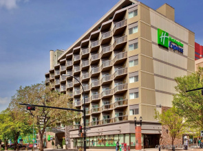Holiday Inn Express Edmonton Downtown by IHG