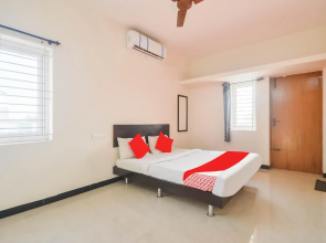 OYO 79142 Gowtham Grand