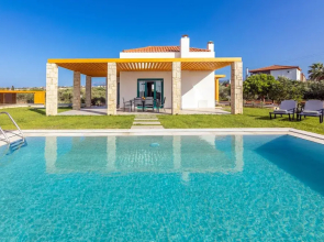 Sandi Villa