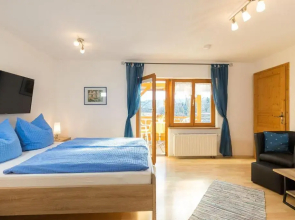 Apartment mit Balkon