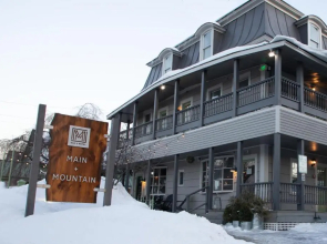 Main and Mountain Bar & Motel