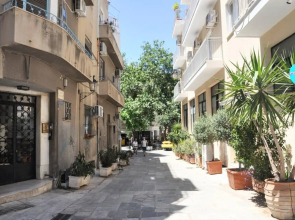 Lovely Apartment Under the Acropolis