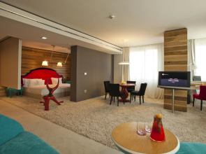 Graffit Gallery Design Hotel