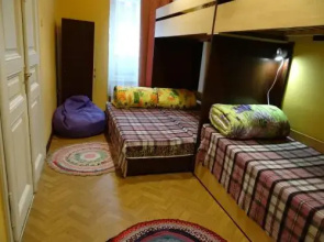 Happy Hostel