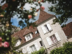 Logis Hôtel Domaine les Falaises