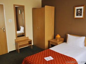 Hotel Wilanów Warszawa by DeSilva