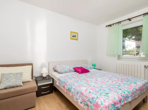 Beautiful Apartment in Barbat na Rabu With Outdoor Swimming Pool, Wifi and 1 Bedrooms