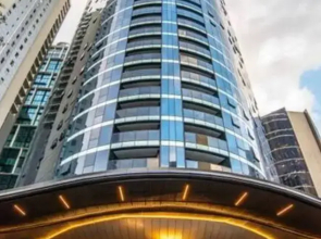 2BR Luxury Skytower Views CBD Pool Gym Netflix