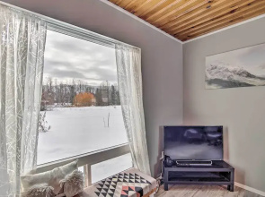 Cozy Cle Elum Cabin w/ 3 Acres & Stocked Pond