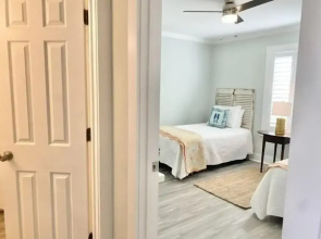 Driftwood Cottage - First Floor Oceanfront Beach Retreat! Exceptional Views, Location And Privacy 2 Bedroom Condo by RedAwning