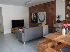 1 Bedroom Apartment With Balcony in Woodstock