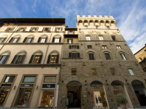 Residenza d'Epoca Antica Torre di Via Tornabuoni