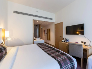 Отель Premier Inn Dubai Dragon Mart