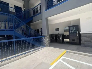 Elite Inn & Suites