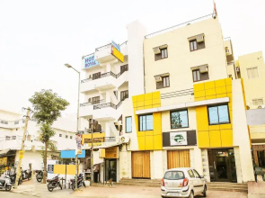 OYO 9971 Hotel Royal T