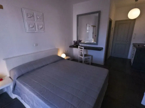 Aris Apartments