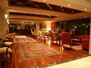 Plaza El Bosque Park & Suites