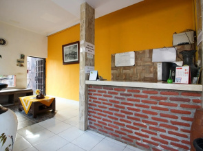 RedDoorz Plus @ Jalan Damai 2