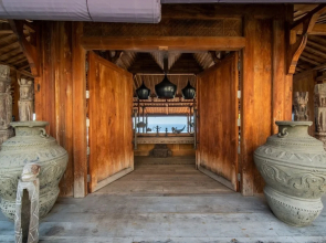 Palatial Wooden Villa, 4br, Lovina