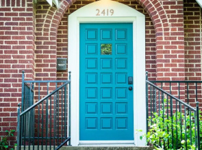 Classy 1927 Uptown Tudor 4 min to Magnolia