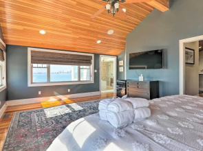 Waterfront Retreat w/ Deck ~ 7 Mi to Boston!