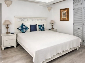 Villa Westshore