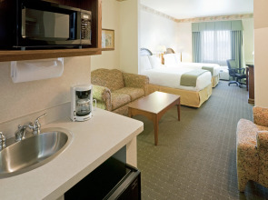 Holiday Inn Express & Suites Eagle Pass by IHG
